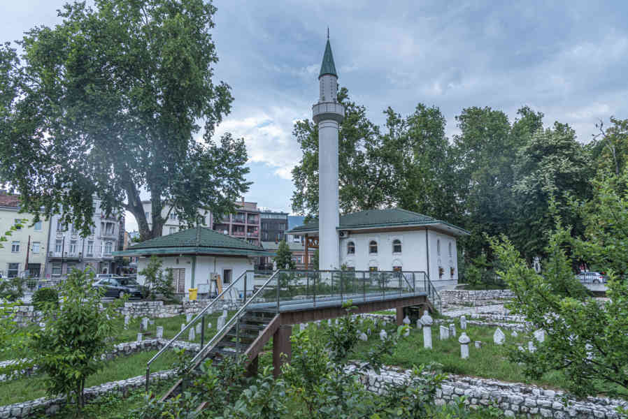Bosnia y Herzegovina - Sarajevo 11 - mezquita de Bakr-baba y parque arqueológico de At Mejdan